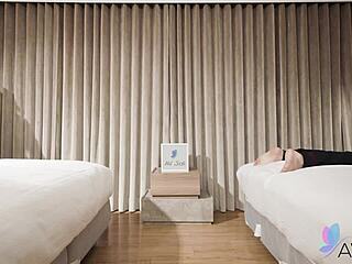 Η σέξι Ταϊβανέζα νοικοκυρά Γιούλι γίνεται άτακτη στο ζευγάρι μασάζ με τον μασέρ της