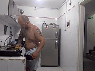 Hoy Voy a Sorprender a Mi Esposa Voy a Organizar la Casa y Dejar Todo Limpio Para Que Me De Culo y Follar Bien Rico