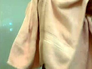 Black Girl Takes Sexy Wet Shower