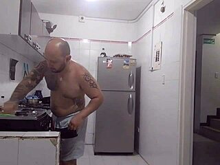 Hoy Voy a Sorprender a Mi Esposa Voy a Organizar la Casa y Dejar Todo Limpio Para Que Me De Culo y Follar Bien Rico