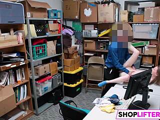 Sladká 18+ přistižená při krádeži bez omluvy