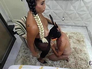 Socando a Cenoura no Cu do Coelhinho da Pascoa com Força Brutal. Assista Essa Tgirl Bunny Levar Tudo no Rabo!