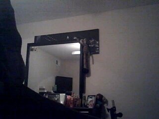 Taquan shows off his big dick in this video 😏