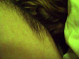 那个饥渴红发熟女真的爱吸大鸡巴