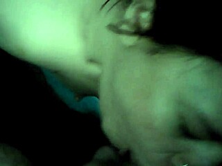 Orální creampie s perverzní kočkou, plná pusa. Jaký špinavý konec!