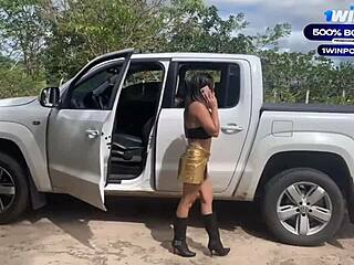 a patroa vivi capetinha metendo no cuzinho do empregado vagninho