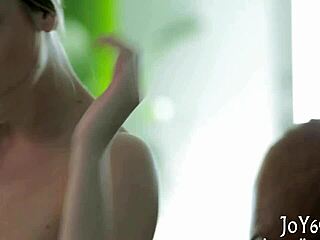 Solo Genç 18+ Çıplak Yavaşça Biniyor