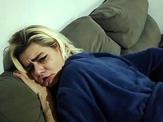 the electrician came over, sucked my ass and wet pussy without hesitation