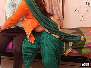 Chaachi učí mladýho 18+ hřebce, jak ojet milfku. Díky, Tvůj X Miláček!