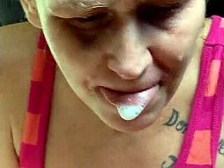 Florida couple enjoys filming in public car scene