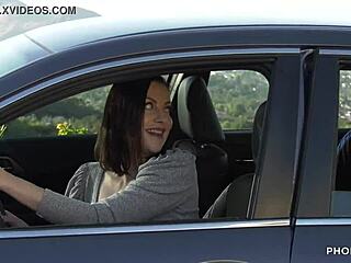 Sovereign Syre带两个双性恋猛男骑乘狂欢