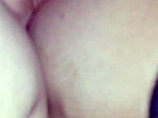 Трахаю тугую классную попку в диком сексе, каждый толчок на месте!