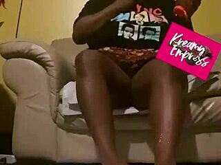 HOT EBONY MILF LICKS RAW HONEY OFF FEET IN SUBMISSION FETISH