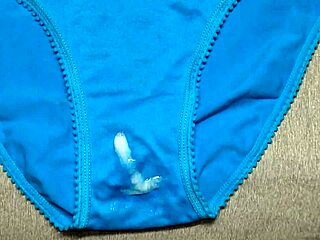 I cum in my friend's blue panties!