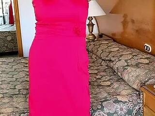 Mariaold teases with her huge tits and shaved pussy! 😘