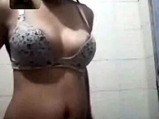 Watch this sexy Venezuelan latina on webcam?