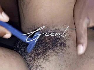 为Vera剃毛茸茸小穴 快乐结局按摩？