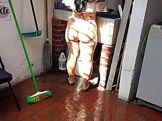 Pekerja Abby buat aku panas, jadi aku ambil dia doggystyle dekat kerja pada 13 Mac 2024