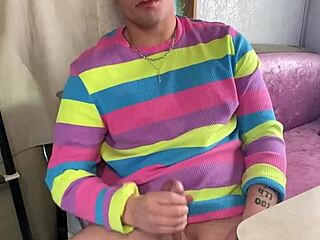 Damn, horny college guy Joshuaaalewisss jerks huge cock!