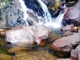 Взехме Естефии, гореща курва, на планинска разходка и тя ни духа на всички