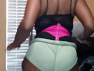 Naejae's Ebony Ass Twerking On Pole