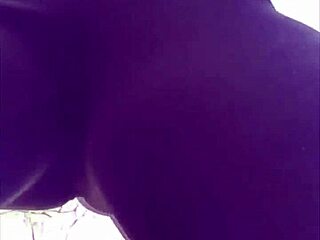 بس برقص وأهز طيزي الكبيرة عليك للمتعة