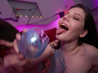 万圣节群交肛交派对持续2小时真实狂野动作