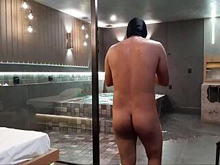 Morena In Banheira Endures Selvagem Sexo With Big Black Cock