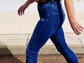 have you seen the sexiest walking ever on the street braless today?