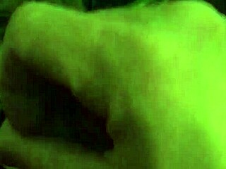 看这个同志从激烈自慰中猛射