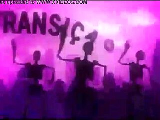 Hé, nézd ezt a kommunistát születésnapján baszva!