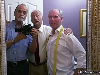 זקן וצעיר, בי ואייבי מהממים עם ציצים ותחת ענקיים