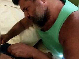 Taxi driver sucked off in motel room