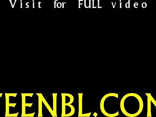 مراهقة جميلة 18+ منحنية في بي أو في