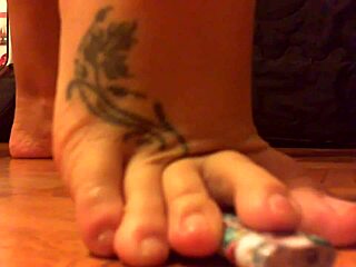 Aku terpesona dengan ciri liar patung shemale berlekuk ni!