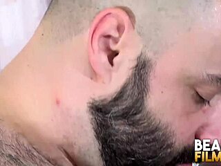 BearFilms Gay Bears Max Horss und John Lock züchten Hardcore mit großem Schwanz