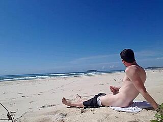 I jerk off on the beach, it's so exciting, ahh