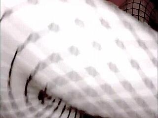 I love giving footjob to big dicks, fetish style