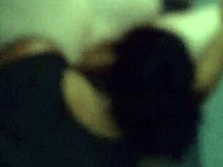 Pepek Amatur Dijilat Mentah dan Dalam