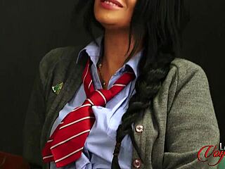 Μαθητής ικετεύει καθηγητή να δείξει το πούτσο του στην Ινδία 😳