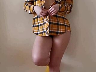 young big ass amateur masturbates at home