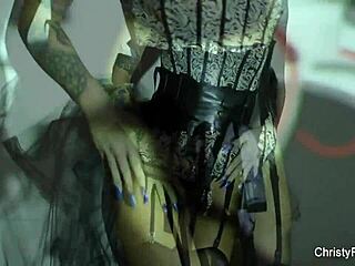 i'm obsessed with christy mack's pirate halloween look