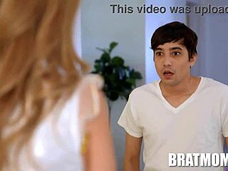 Mačehi dam creampie za božič - Millie Morgan in Ricky Spanish