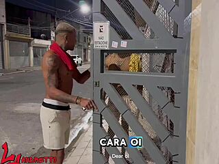 Dois Dotados Fodem Cuzinho Virgem