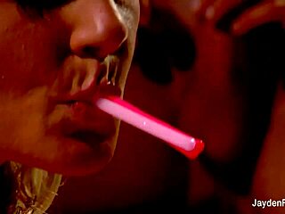 Watch Jayden Jaymes in Threesome!