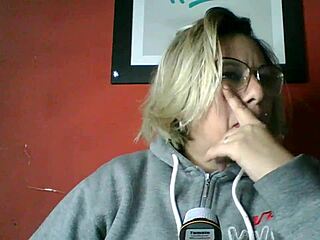 Cunhada tersilap dengan emak mertua dalam campur erotik.