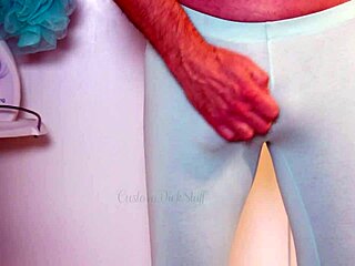 Dude shows subtle bulge in tights