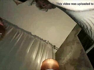 熟女用大假屌猛插骚屄💦