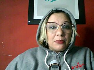 Cunhada tersilap dengan emak mertua dalam campur erotik.