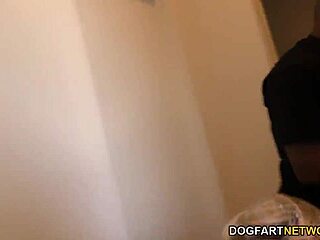 Hej, widziałeś kiedyś, jak Natalia Starr radzi sobie z ogromnym czarnym kutasem w dzikiej międzyrasowej akcji?